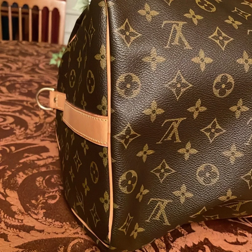 EUC Beautiful Louis Vuitton Monogram Keepall Bandolier 50